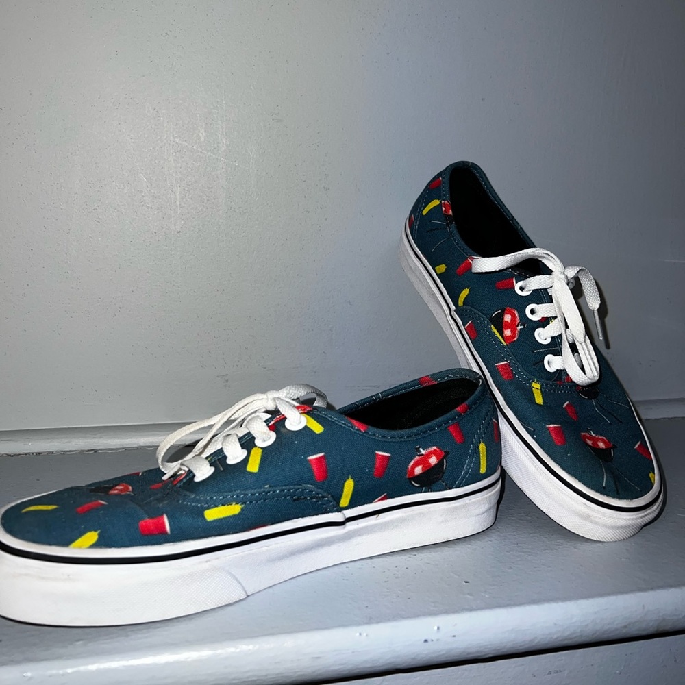 BBQ vans off the wall